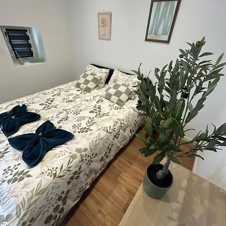 Le Studio Emeraude Avec Clim Et Parking Gratuit Apartment