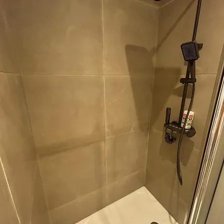 Le Studio Emeraude Avec Clim Et Parking Gratuit Apartment Laxou